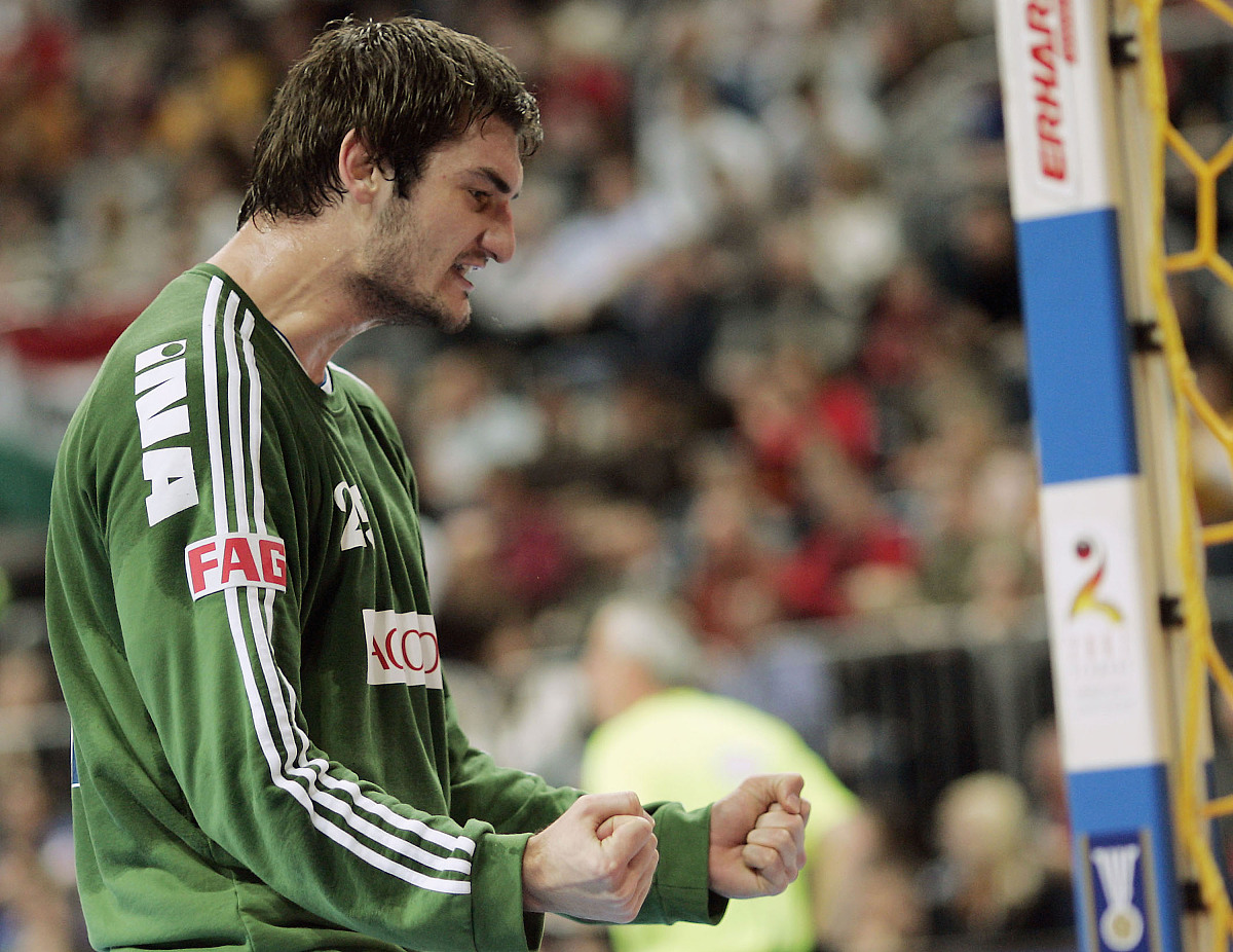 意大利绝杀克罗地亚,厄德高三分雨点燃全场 意大利绝杀克罗地亚,厄德高三分雨点燃全场