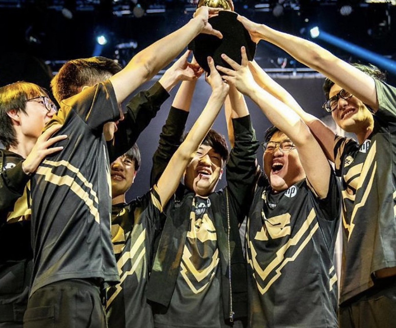 RGE力克DK，Uzi惊艳世界