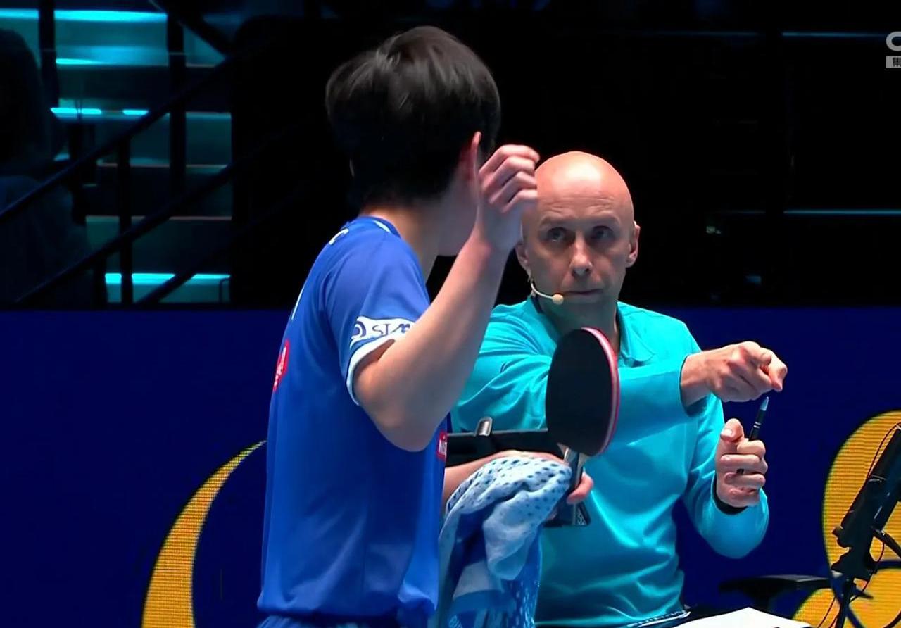 英国乒乓球队鏖战瑞典乒乓球队,张本智和送出助攻 英国乒乓球队鏖战瑞典乒乓球队,张本智和送出助攻