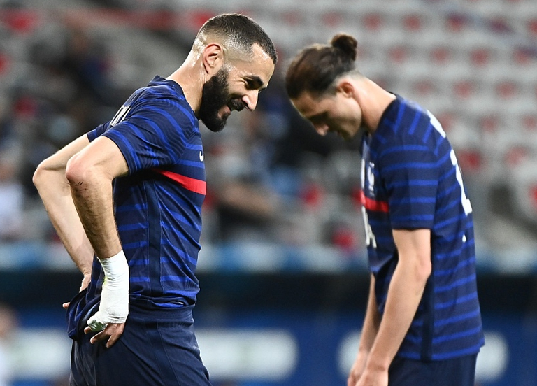 关于法国队碾压中国队，安赛龙状态火热的信息