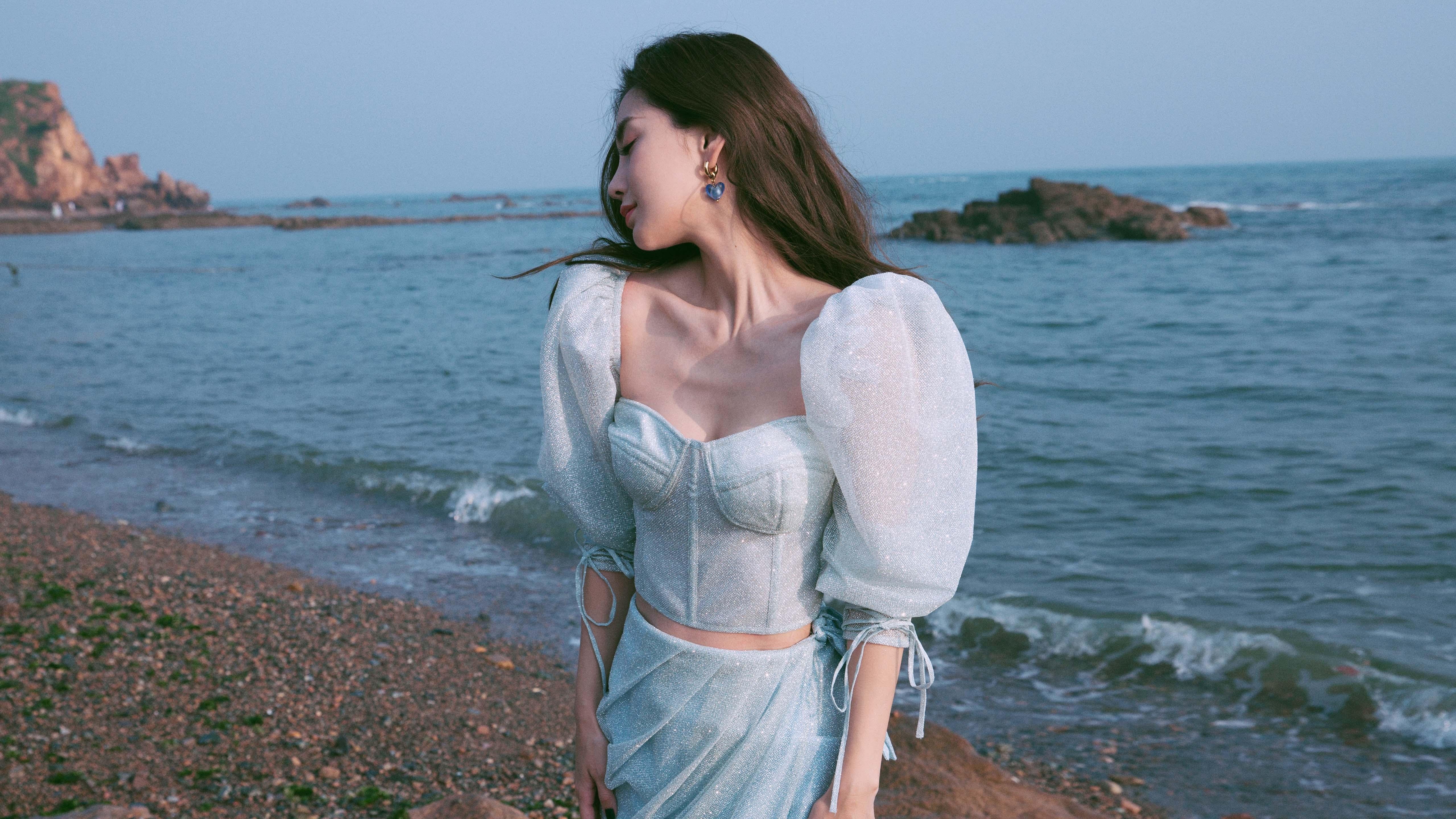 亚洲之光闪耀英超，蓝军血战捍卫荣耀—这个夜晚属于坚韧与尊严