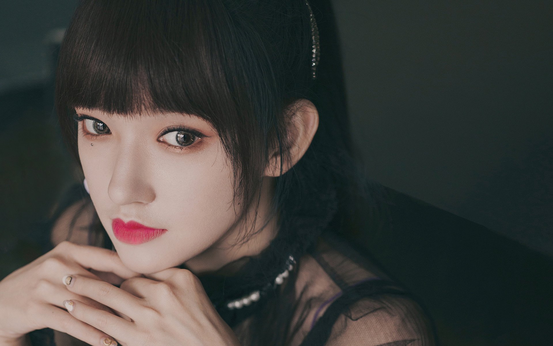 当埃及法老的金字塔投影在NBA球场上空，一次荒诞的体育降维打击