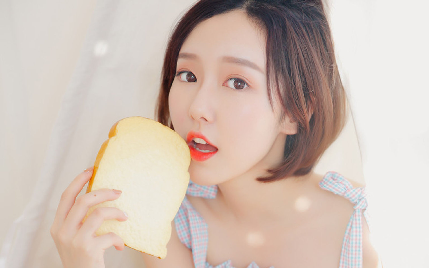 猛龙巢穴的终极捍卫者,戈贝尔一记封盖冻结詹姆斯,改写洛城豪华剧本